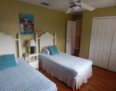 Beautiful 6 Bedroom 3 Bath Vacation Home ( Gated Community)