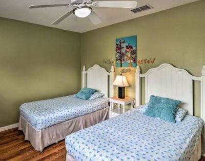 Beautiful 6 Bedroom 3 Bath Vacation Home ( Gated Community)