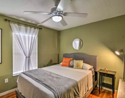 Beautiful 6 Bedroom 3 Bath Vacation Home ( Gated Community)