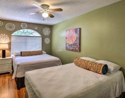 Beautiful 6 Bedroom 3 Bath Vacation Home ( Gated Community)