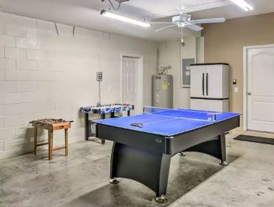 Beautiful 6 Bedroom 3 Bath Vacation Home ( Gated Community)