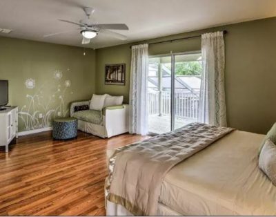 Beautiful 6 Bedroom 3 Bath Vacation Home ( Gated Community)